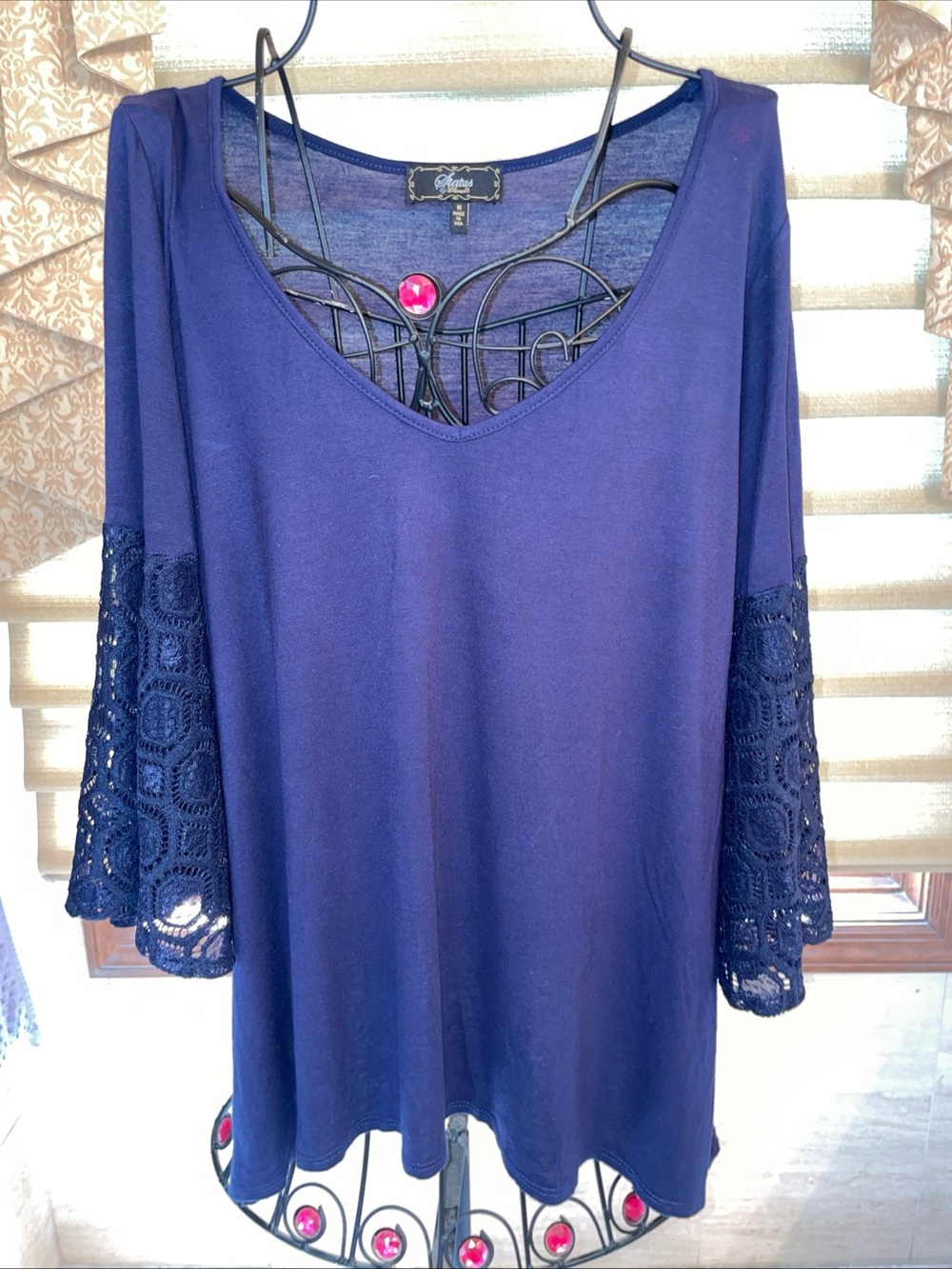 Status By Chenault Navy Blue Flutter 3/4 Lace Sleeve Women's Stretch Top Size M